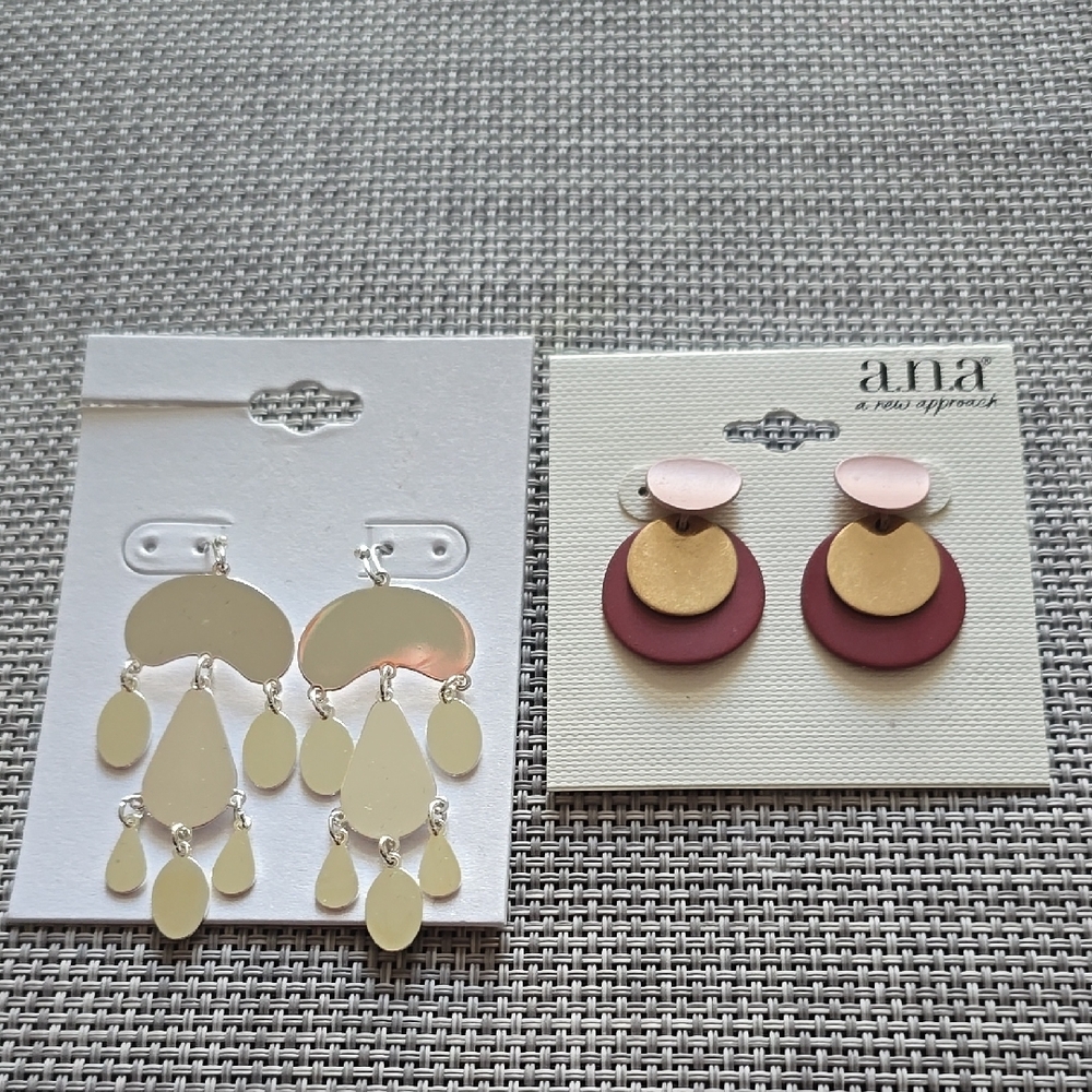 WOMEN'S FASHION JEWELRY BUNDLE OF 2 PAIR OF PIERCED EARRINGS